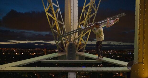 フィオナとドミニクを演じる2人は、ともに俳優であり道化師でもある。だからこそ、身体を使った表現が際立っている　(c)Courage mon amour-Moteur s'il vous plaît-CG Cinéma