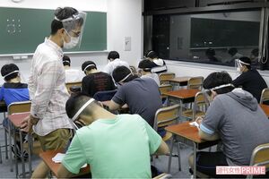 「表現・コミュニケーション教室」「数理的思考教室」のどちらも共通して、子どもたちが試行錯誤して自分で考えることに主眼を置いている　撮影／近藤陽介