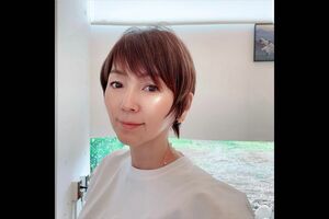 更年期についてを語り、52歳となる渡辺満里奈さんだが、年齢を感じさせないみずみずしさは健在（本人インスタグラムより）