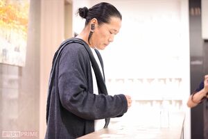 会見では受付も自ら行ったキャンドル氏