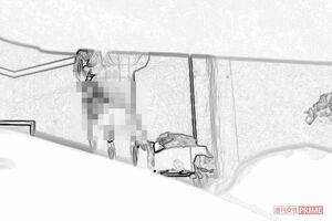 続いて、スラックスを脱いでパンツ姿に。着替えを取るために前かがみになって下半身があらわになった場面も