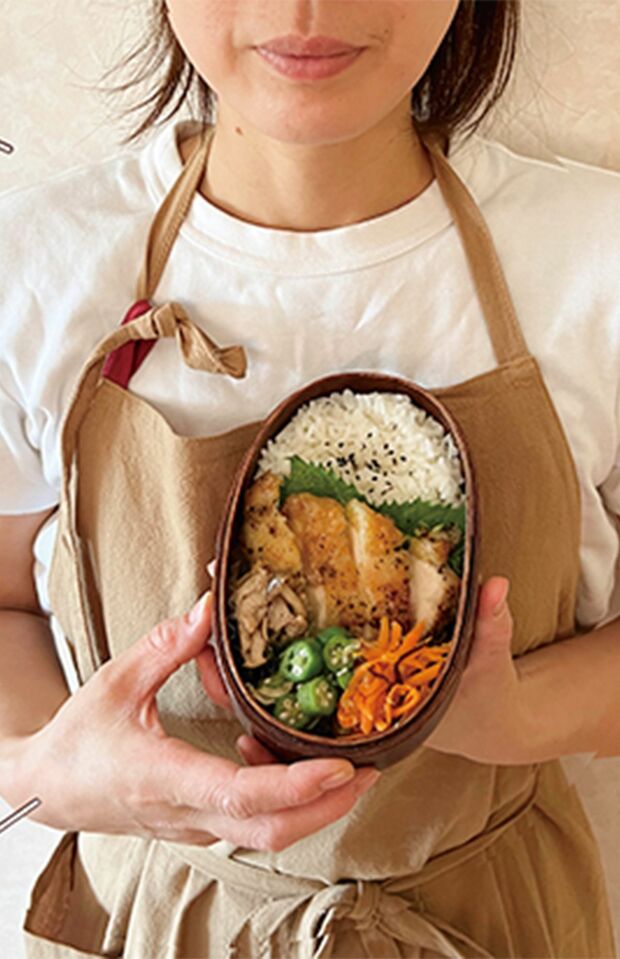 はこさん●フードスタイリスト。4児のワーママ・インフルエンサー。著書に『毎日悩まない！はこの冷凍作りおきで朝ラク5分弁当』と、近著『小分け冷凍派も！コンテナ派も！はこの5分で朝ラク冷凍弁当』（共に宝島社）がある。