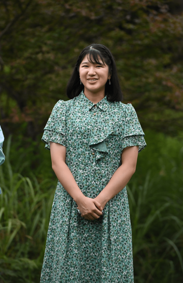 今年8月、那須御用邸で静養された愛子さま。グリーンのワンピースに切りたてのボブヘアが「可愛らしい」と話題に