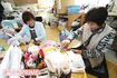 家で作ったりと、みんなで約20人のお母さんたちがおのくんを制作 撮影/齋藤周造