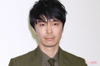 長谷川博己、出演するドラマやCMに合わせたメガネ選びへの熱量がスゴい!