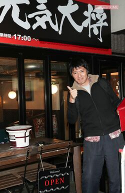 2020年12月、新宿にある長井秀和がオーナーを務める焼肉店で直撃