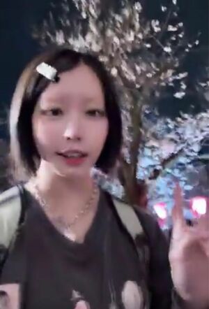 眉毛のないあのちゃん（本人のインスタグラムより）