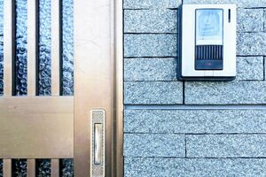 凶悪犯罪が忍び寄っている昨今。引き戸は危ない!