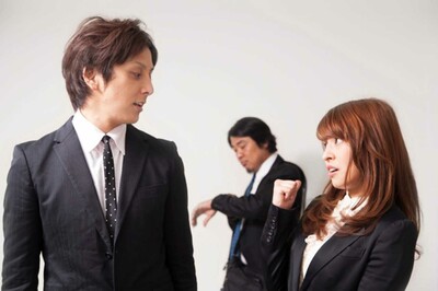 健康志向の物差しでは喫煙は望ましくないかもしれないが、人柄まで非難される世の中は果たして……　※画像はイメージです