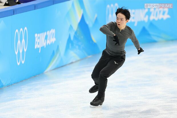 北京入りした翌日、本番のリンクで初練習に挑んだ鍵山優真。しっかりと氷の感触を確かめた