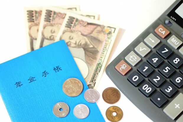 年金の繰り下げ受給を希望しているが、具体的な年齢は決めていない※写真はイメージです