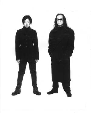 雑誌社の企画で也哉子さんと撮影した親子ショット。内田さんお気に入りの1枚（撮影／篠山紀信）