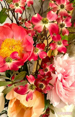 「絵のようなお花に癒されています」。生花を絶やさずリビングに飾り、心も豊かに　撮影／紫吹淳