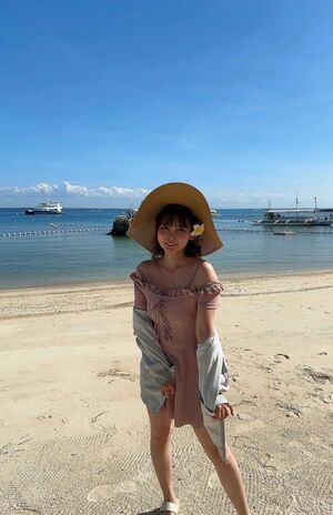 「こんな顔だっけ?」話題が集まった中川翔子の砂浜ショット（本人Xより）