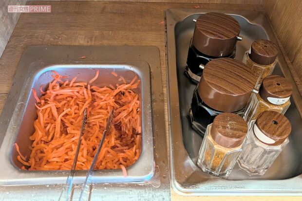 吉野家の紅生姜コーナー　撮影／編集部