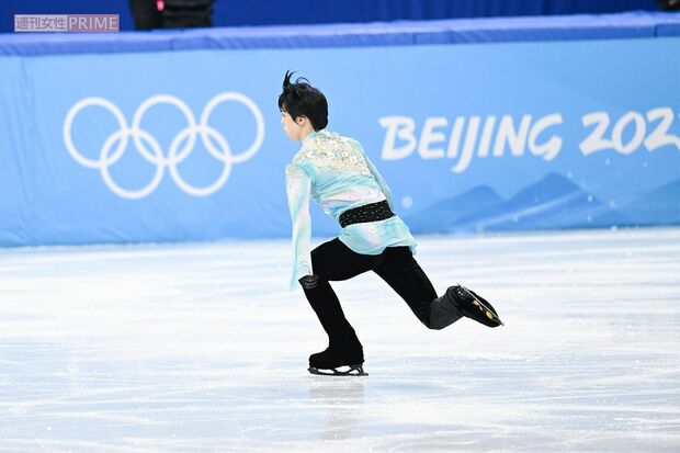 壮大な『天と地と』の音楽とともに、4回転アクセルに挑んだ羽生。転倒になるも手応えはよく「僕なりの4回転半はできた」という（JMPA代表撮影）