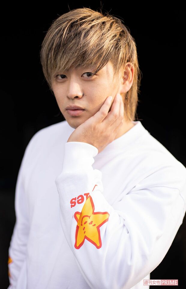 私服姿の清宮海斗「よく氷川きよしさんに似てるって言われるんです」　撮影／齋藤周造