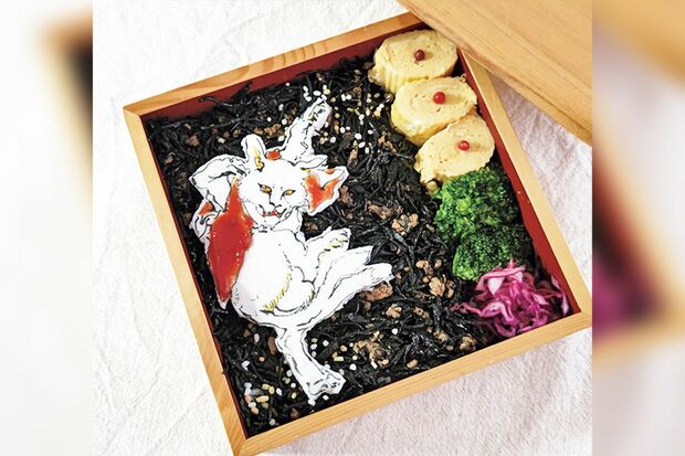 『河鍋暁斎の猫又は踊るよ弁当』ひじきとそぼろの上で猫又は踊る