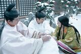 一条天皇と定子の無邪気な雪遊びは、のちに『枕草子』の有名な一節『香炉峰（こうろほう）の雪』となる（16回）