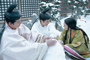 一条天皇と定子の無邪気な雪遊びは、のちに『枕草子』の有名な一節『香炉峰(こうろほう)の雪』となる(16回)