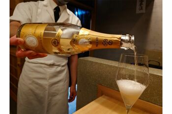 榎本正哉容疑者は言葉巧みに酒を飲ませて…（グルメサイトHPより）