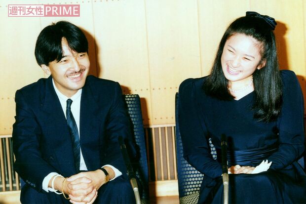 '89年9月、秋篠宮さまと紀子さまの婚約が正式決定した記者会見に満面の笑みで臨まれた