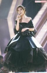 1987年の全日本歌謡音楽祭ではロングドレスで『難破船』を歌唱した中森明菜