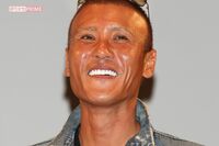 新庄剛志《美女と温泉お泊まり報道》よりも気になる“顔面変化”の違和感