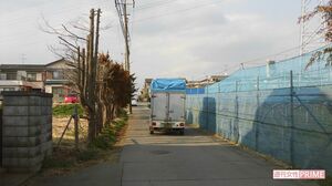 通学路周辺は梨畑と木で見通しが悪く、民家もまばらで人の目が届きにくい場所も