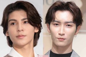 Snow Manのラウール（左）と渡辺翔太（右）