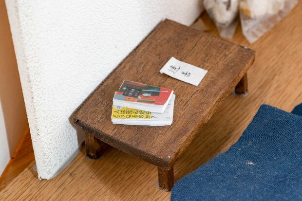 宗教の本や“生と死”について綴られた本が置いてあるのも、自ら命を絶つ人の部屋に共通して見られる光景だそう　撮影／齋藤周造