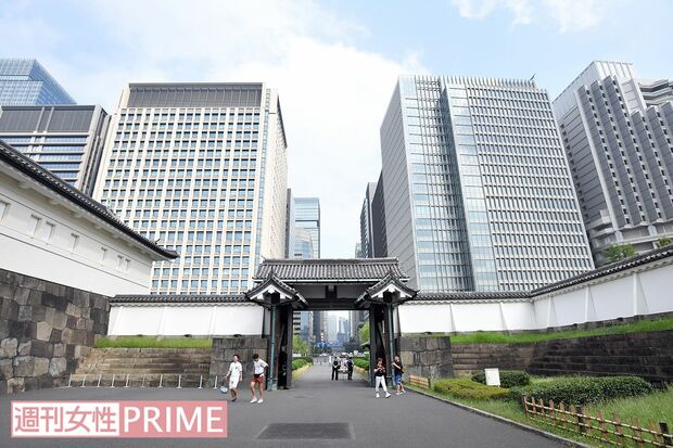 「大手門」内側から丸の内ビル群を望むと、そこには非日常の絶景が広がる　撮影／渡邉智裕