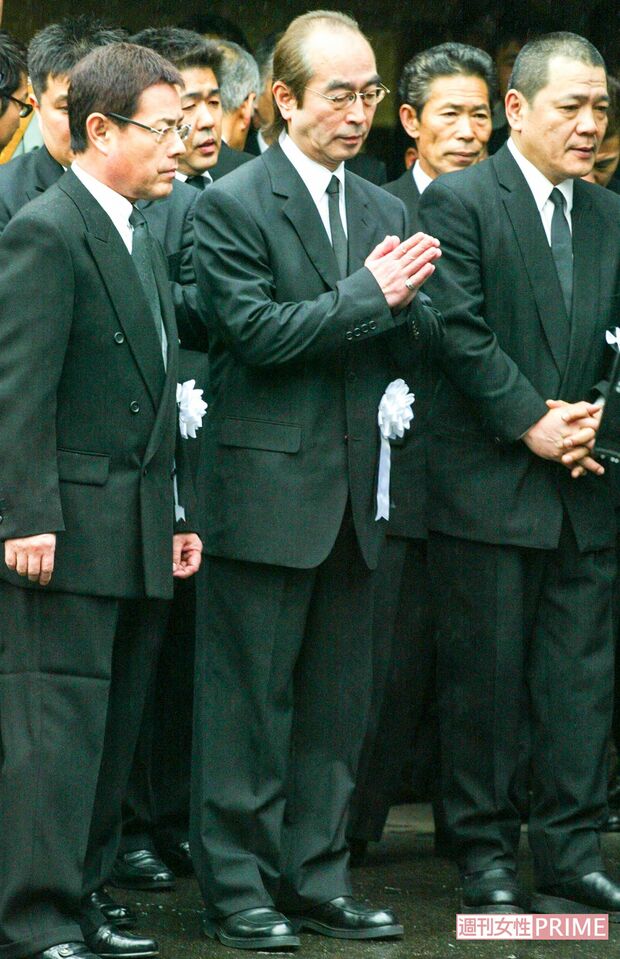 '04年に亡くなったいかりや長介さんの告別式。'19年には「僕の師匠としては間違いなかった」と確かな絆を語っていた