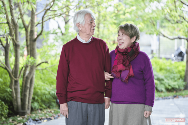 夫の子安宣邦さんと共に（撮影／廣瀬靖士）