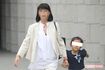 小学校の送迎のあと、着替えをすませて再び出かけた麗禾ちゃんと麻央さんの母