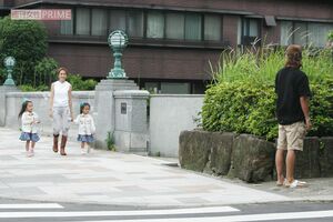 2006年6月、娘のプレスクール送迎に来た木村拓哉と工藤静香