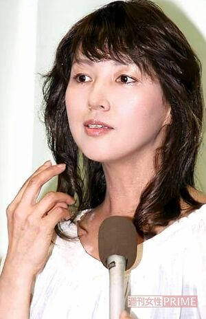 闘病中のころ。記者会見など人前に出るときは、カツラをつけて臨んだ