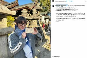 アイドル的なビジュアルでも人気の鮫島克駿(公式Instagramより)