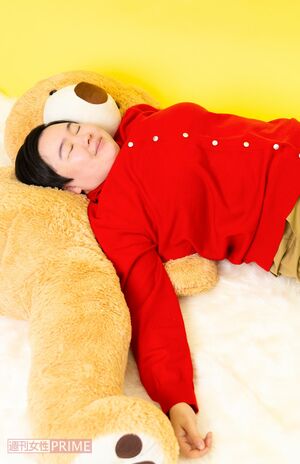 やす子　撮影／吉岡竜紀　ヘアメイク／hmClair　スタイリスト／大野紗也