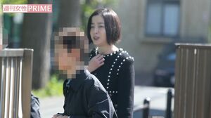 '13年4月11日、長女の入園式に出席したりえ。りえママの姿はなく、親族として長友氏が出席していた