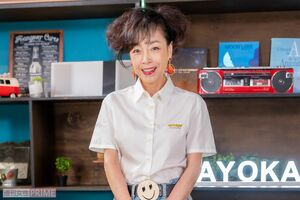 柏原芳恵　撮影／佐藤靖彦