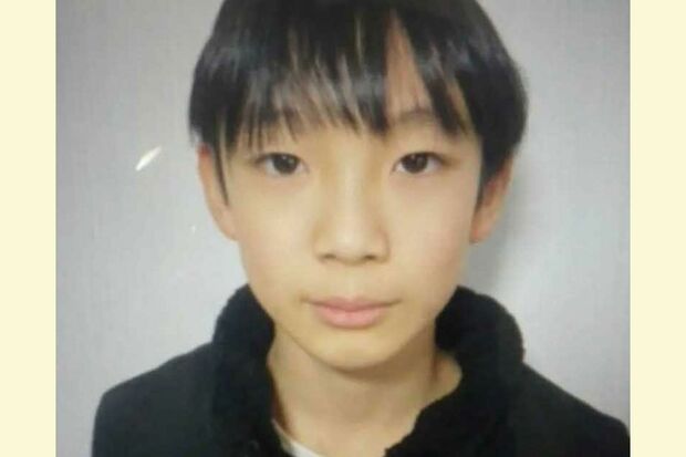登校中に行方不明となってから半月が過ぎた、京都府南丹市立園部小学校6年の安達結希（ゆき）くん。京都府警が公開した写真