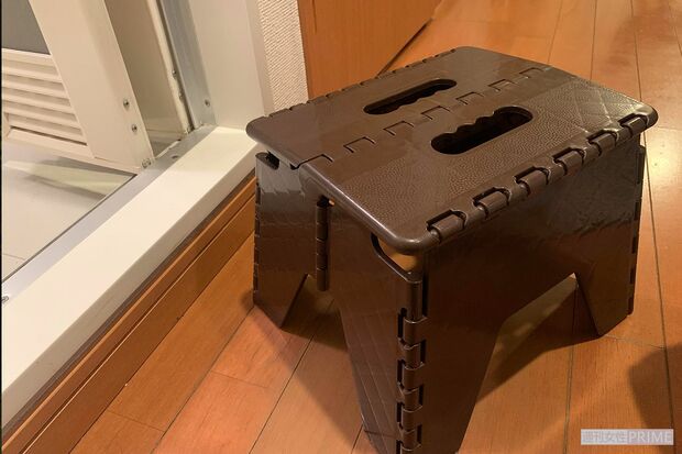 100円ショップの椅子