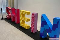 謎の低価格アパレル『SHEIN(シーイン)』「ぐちゃぐちゃな棚」「薄い生地」“世界初”常設店オープンもお…