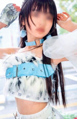 母親が使用済み衣装をメルカリに出品して波紋を呼んでいる14歳のジュニアアイドル（本人のXより）