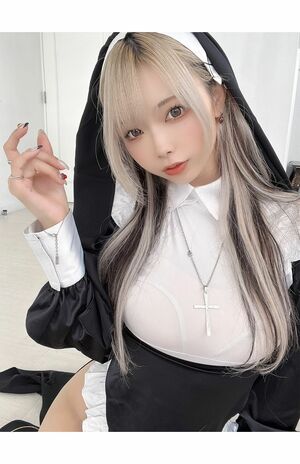 人気コスプレイヤーのコスプレ姿（SNSより）
