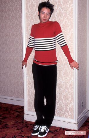 '98年、ドラマ『ボーイハント』記者会見。中性的な“フェミ男”ファッションがブームになったいしだ壱成