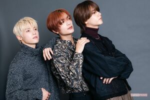 写真左から木村柾哉（INI）、高橋恭平（なにわ男子）、中島颯太（FANTASTICS）　撮影／矢島泰輔　スタイリスト／三島和也（Tatanca/高橋）、岡本健太郎（木村）、中瀬拓外（中島）ヘアメイク／花井菜緒（JOUER/高橋）、武井さやか（MASTERLIGHTS/木村）、島田聖香（Luana/中島）