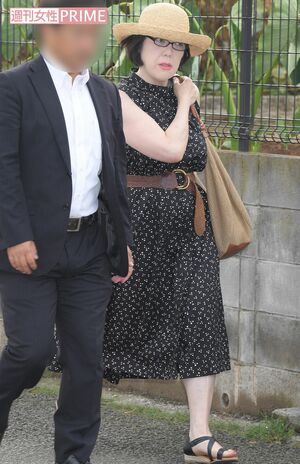 SPとともに自宅マンションを出た佳代さん