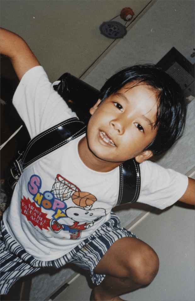 「もう病気のはずですが、アクティブですね。下の写真は7歳くらいです。薬も飲んでいて、激しい運動を禁止されていましたが、暴れてしまい、言うことを聞かなかった子ども時代でした」（藤野さん）